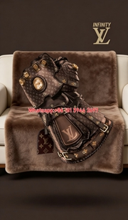 LV Infinity Gauntlet Throw IMG_3068
